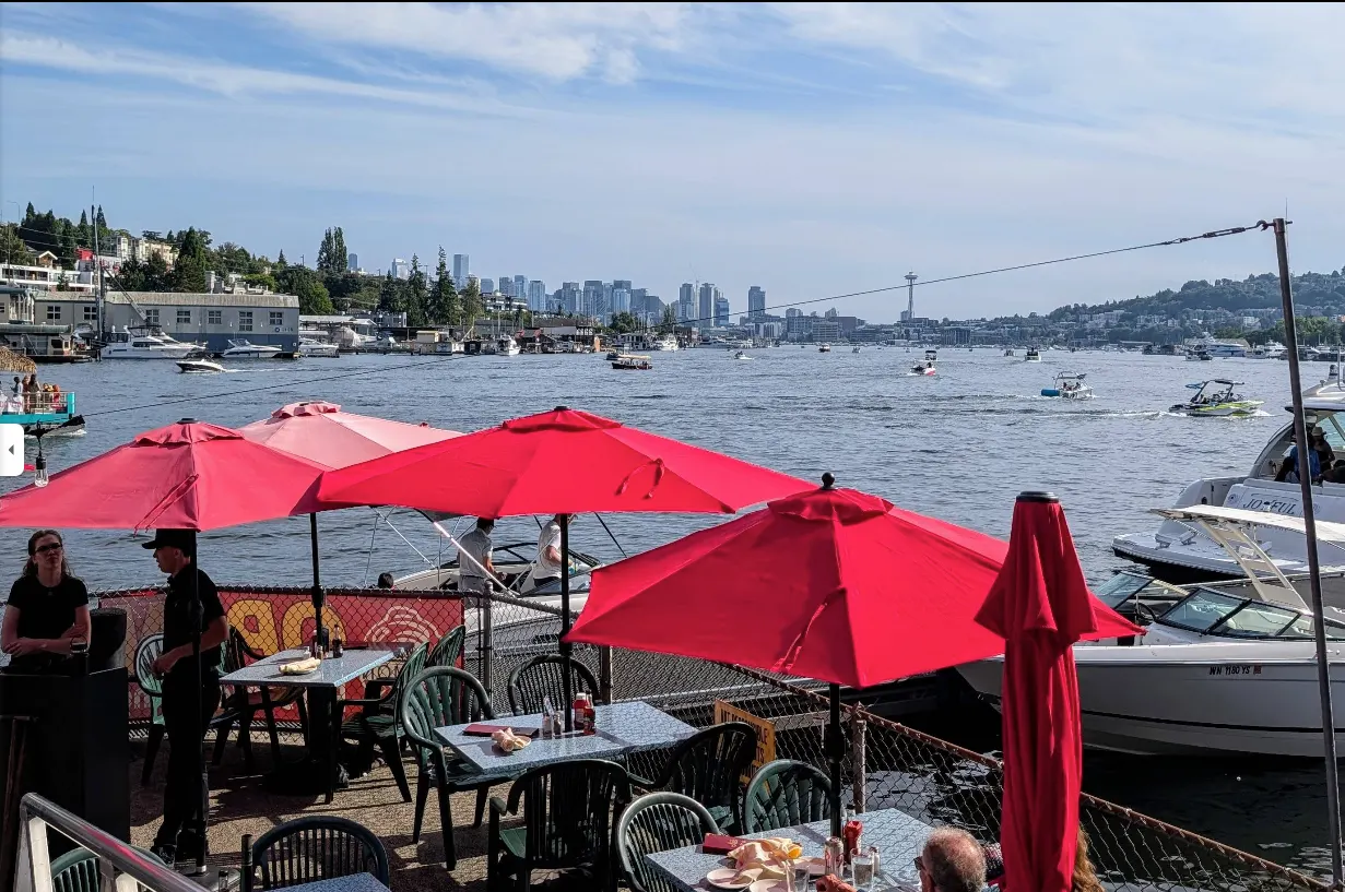 Ivar's Salmon House - photo 3